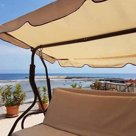 Mare -sea View Apartment/διαμέρισμα με θέα στην θάλασσα Koroni (Messinia)