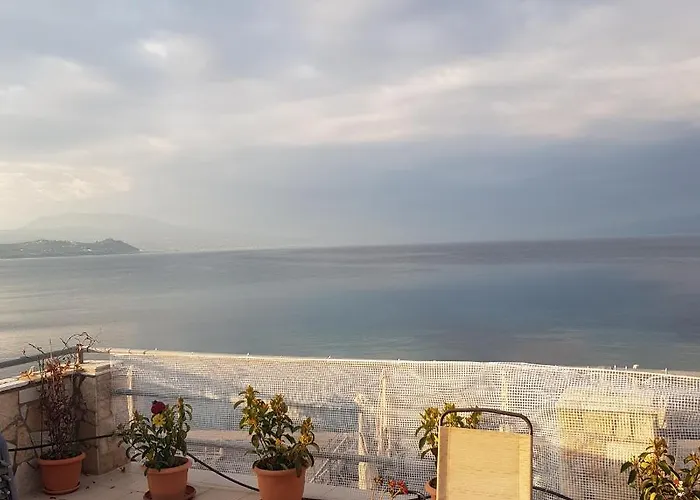 Mare -sea View Apartment/διαμέρισμα με θέα στην θάλασσα * Koroni (Messinia)