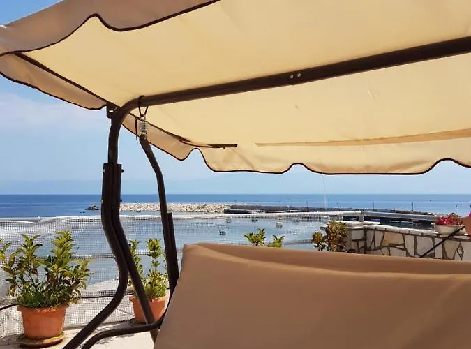 Mare -sea View Apartment/διαμέρισμα με θέα στην θάλασσα Koróni
